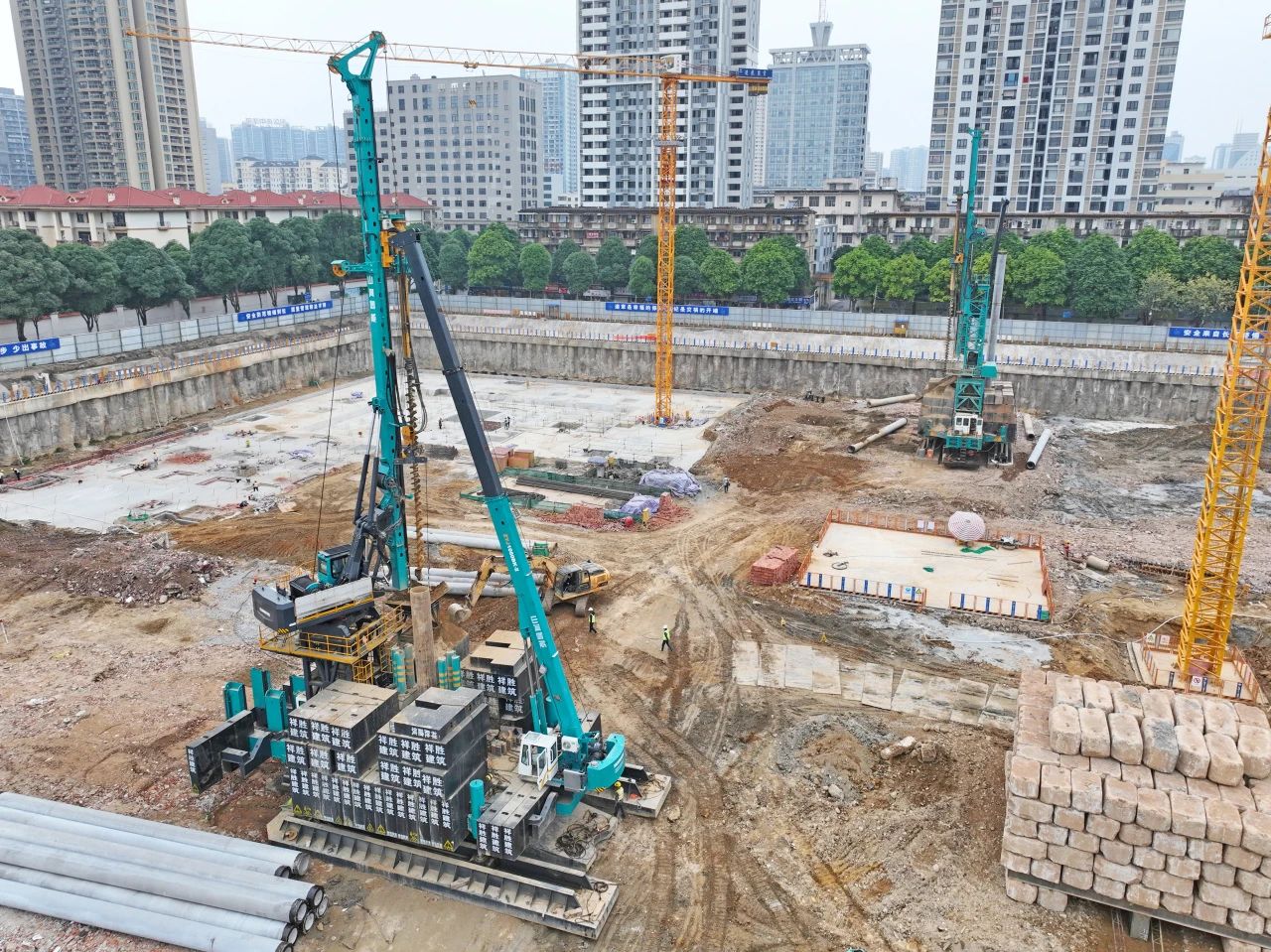 ���̾��ˡ����������ǹ��ɶԹ�����������ʽ����ѹ׮���������̳ǡ�����������Ŀ