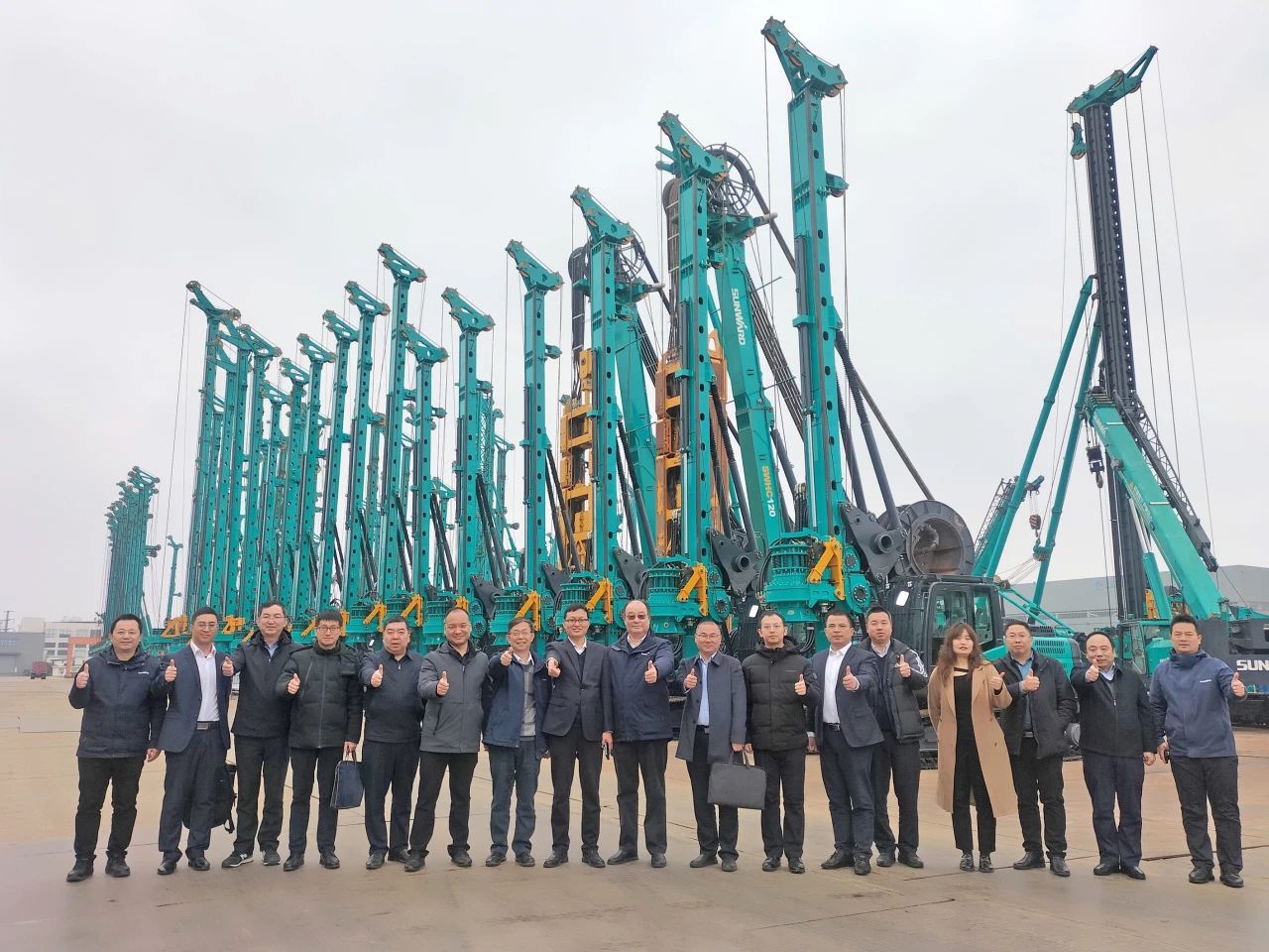 增强全方位合作!中铁二十局到访糖果派对官网智能