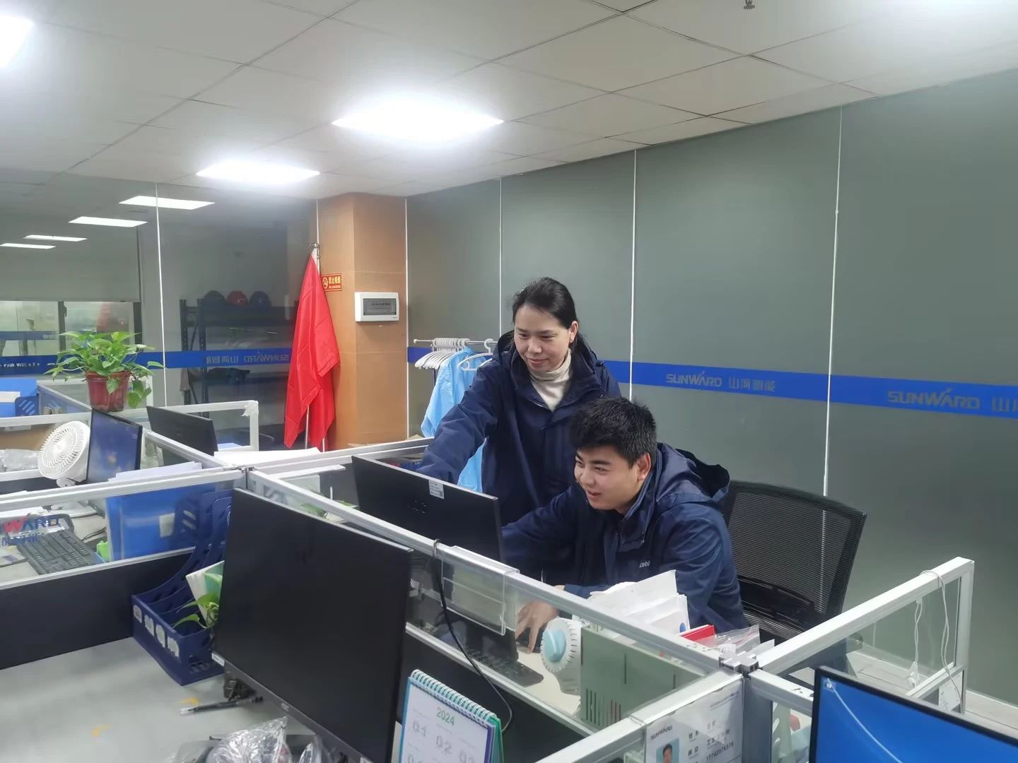 ��Ů�� | ĬĬ����or�������⣡����ֵ�ñ�������