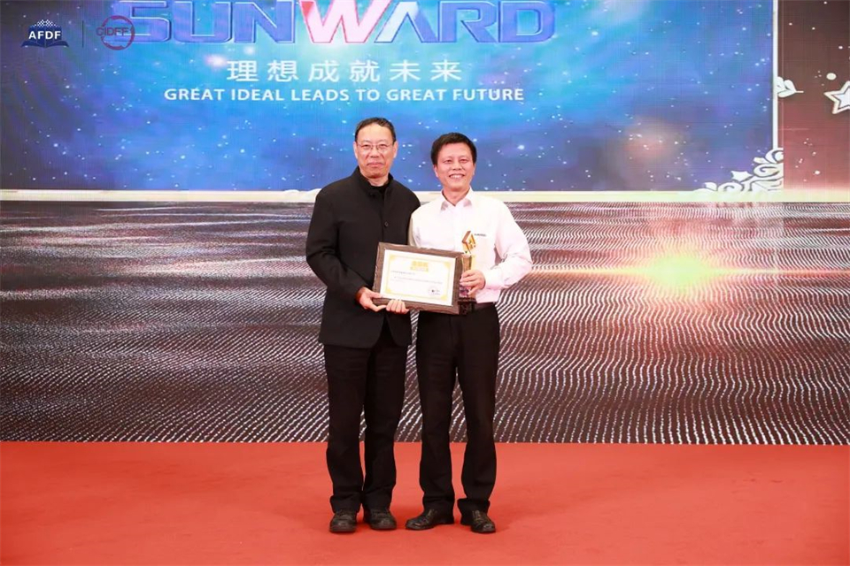 ������������ܹ�ҵ���ǹ��ɶԹ������ܳ�ϯ��ʮ�������������������̳