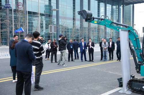 �ǹ��ɶԹ���-׷�󿵽�,����һ������