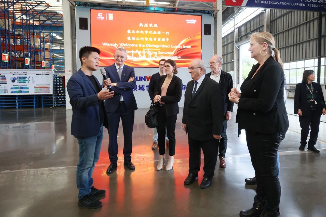 �ɴ�����д�����һ�п����ǹ��ɶԹ�������