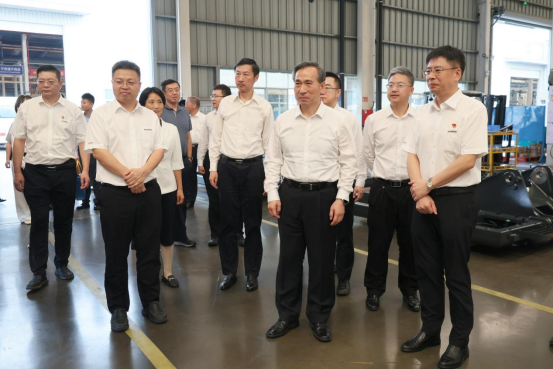 中国贸促会会长任鸿斌调研糖果派对官网智能