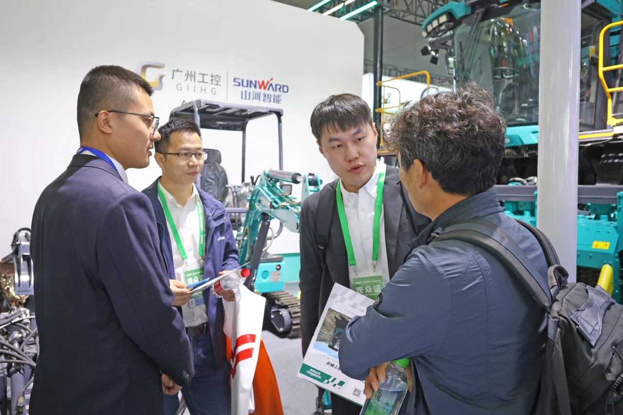 �۽����ܻ������˻����ǹ��ɶԹ�������Я����Ʒ����2024�й�����ũҵ��еչ