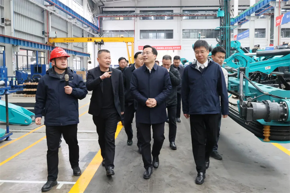 ���첨�߷õ����ǹ��ɶԹ�������