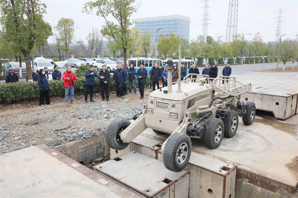 糖果派对官网特装“重大情形智能化应抢救援装备要害手艺及应用”项目顺遂通过效果评价