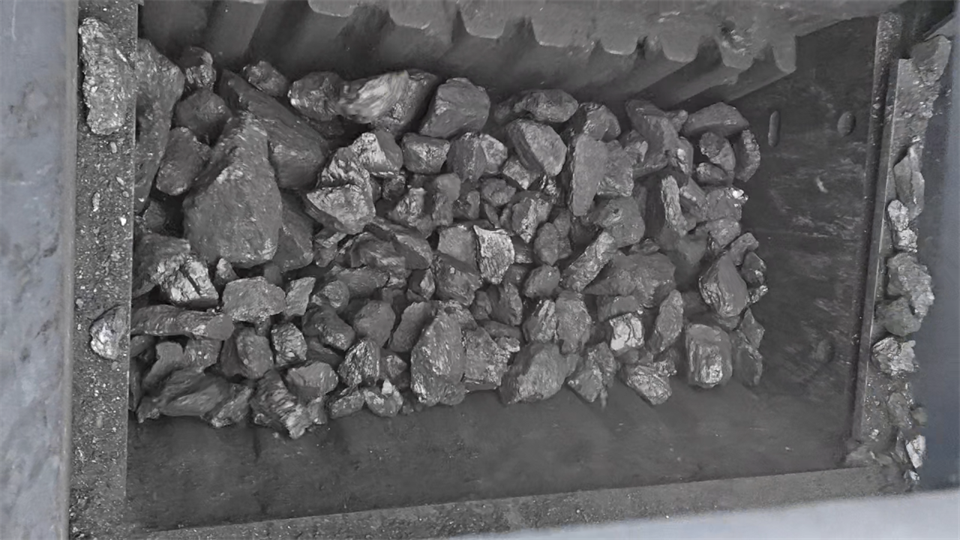 ����-30�漫����ս���ǹ��ɶԹ�����ʯ������ɸ��װ���ȹ����У�