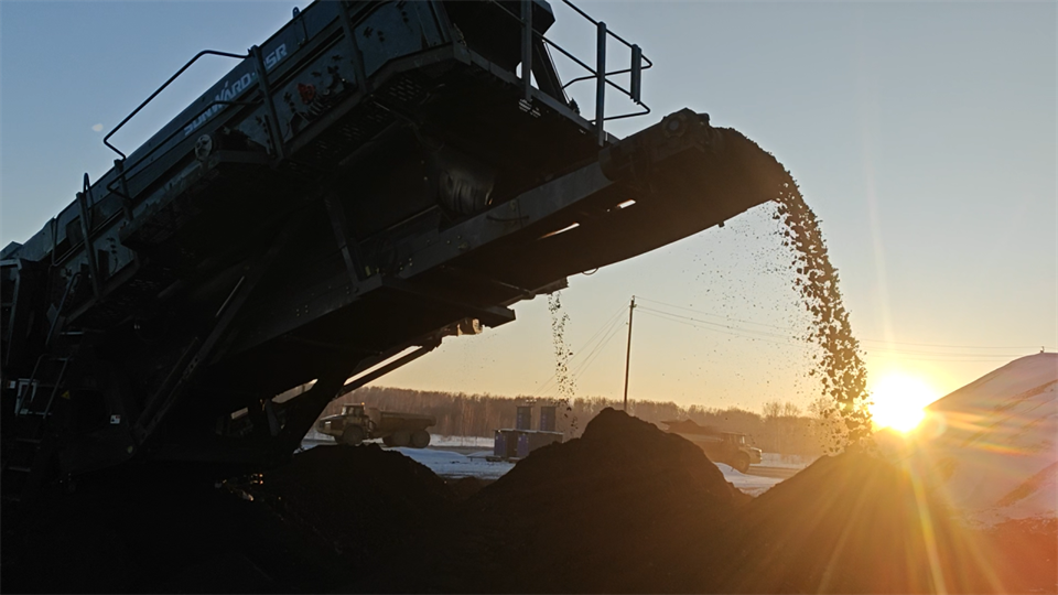 ����-30�漫����ս���ǹ��ɶԹ�����ʯ������ɸ��װ���ȹ����У�