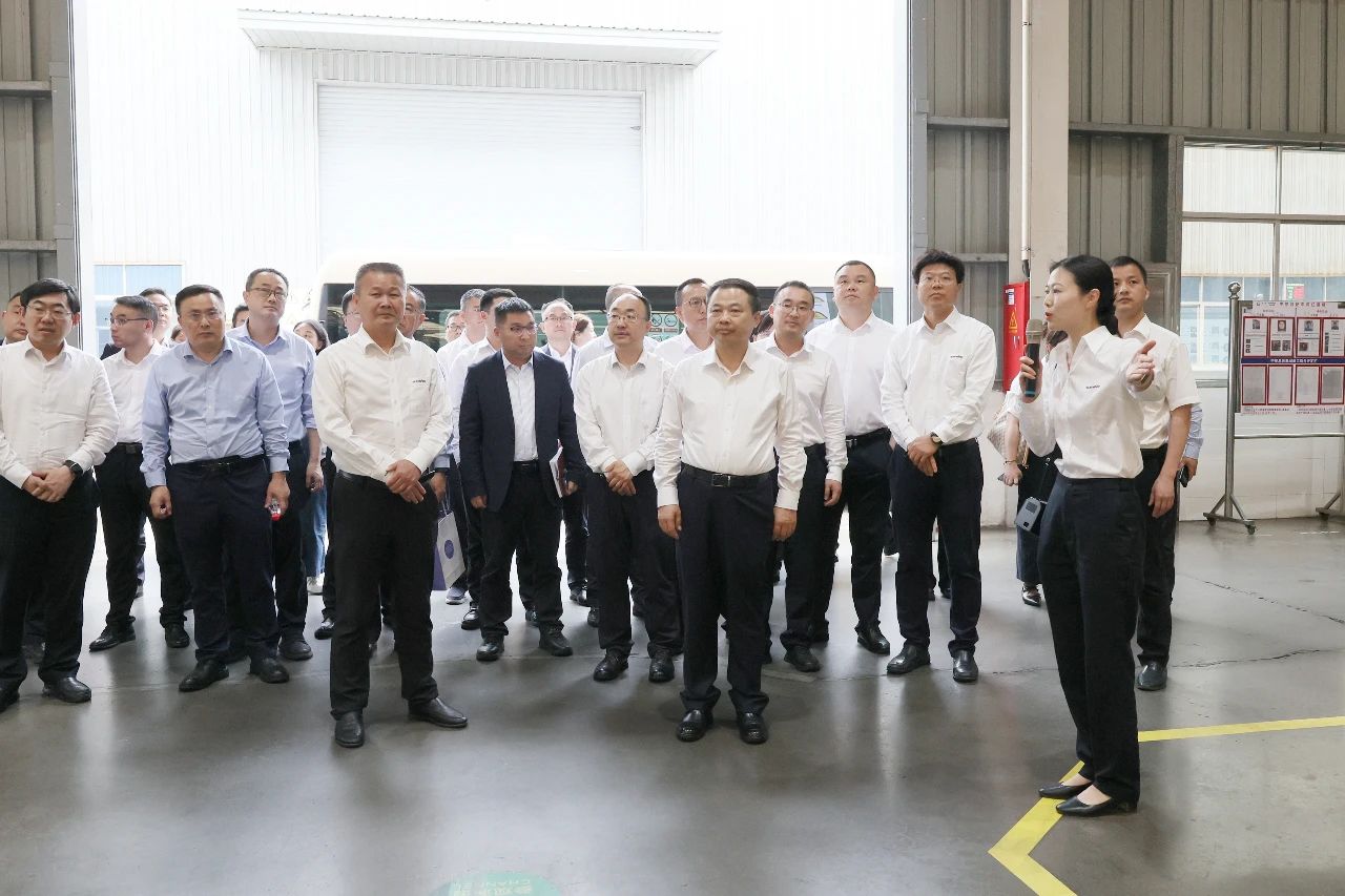 ���ܿعɼ��ŵ�ί��ǡ����³��������ʶӵ����ǹ��ɶԹ�������