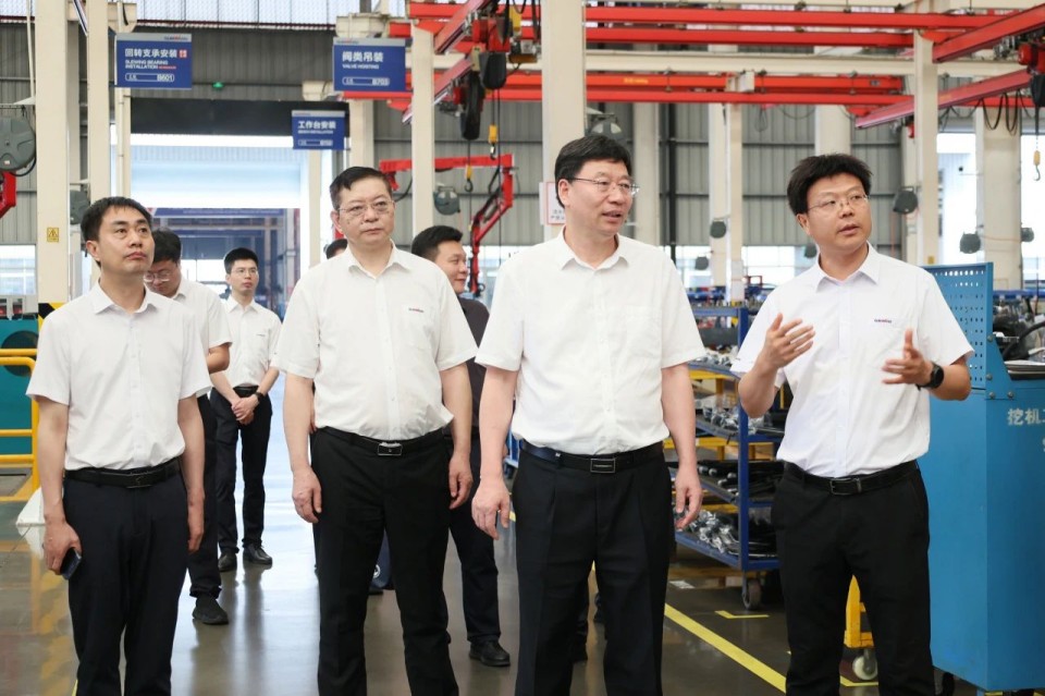 中国工程院院士、中南林业科技大学党委书记吴义强一行到糖果派对官网智能开展访企拓岗运动