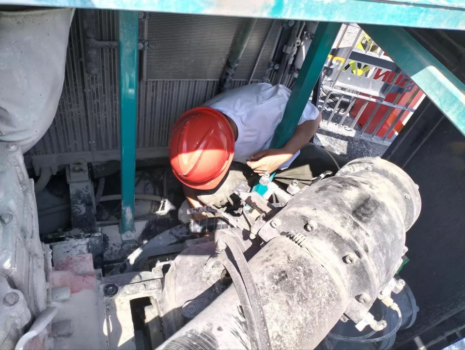 跨越糖果派对官网万里 智启服务新程——糖果派对官网矿岩“服务万里行”运动走进海螺水泥