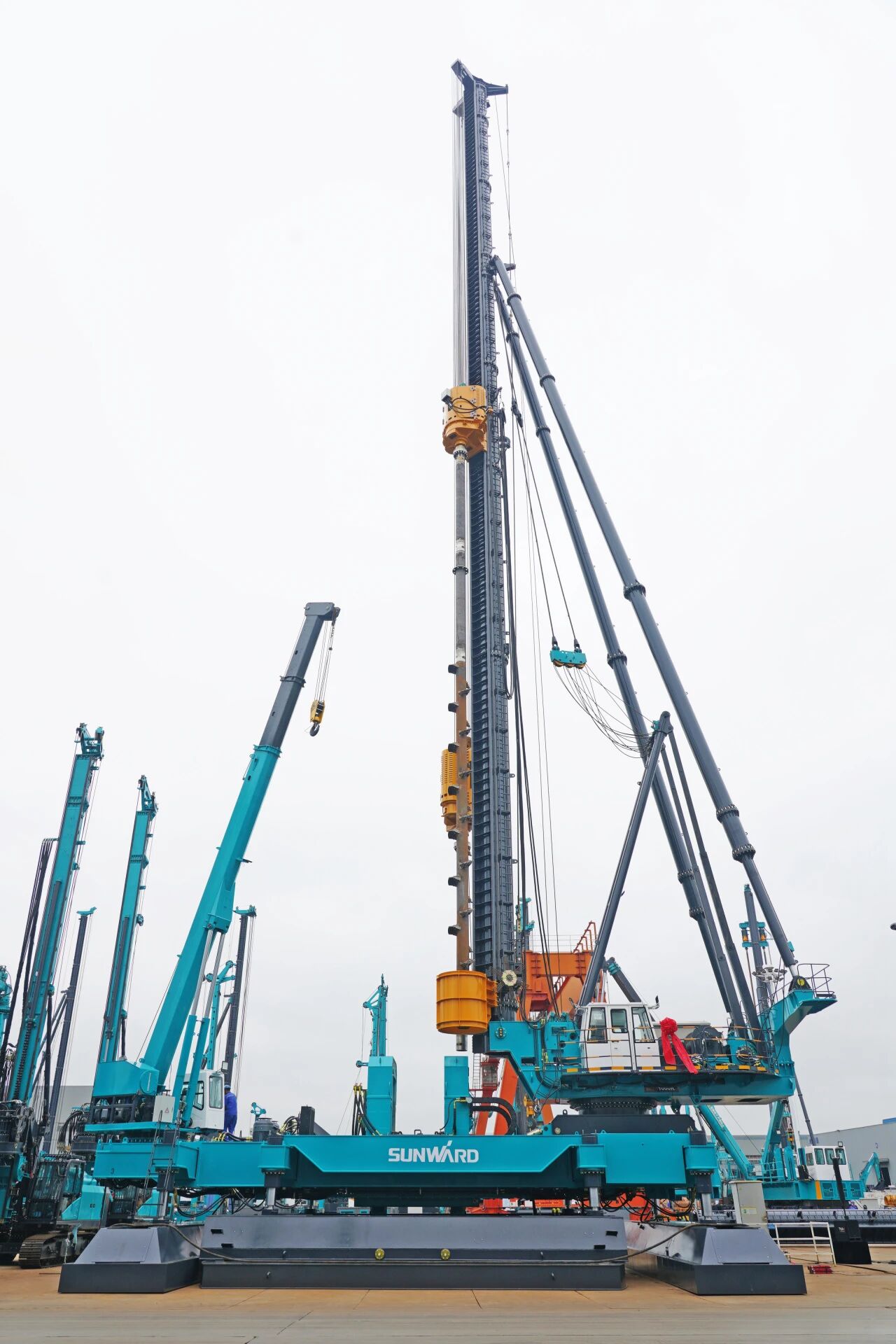 破局深基施工!糖果派对官网智能搅拌中掘植桩一体机重磅交付