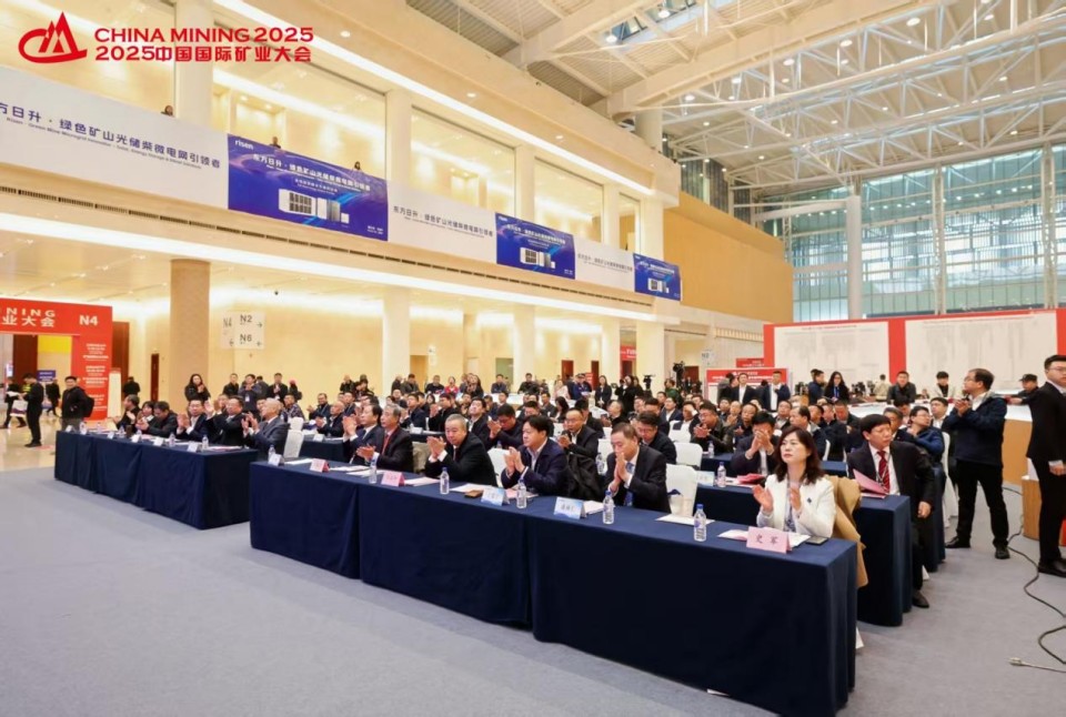 ¡°µØ¿±×°±¸ÄÜÁ¦ÌáÉýµÄÖØ´óÍ»ÆÆ¡±£¡ÌǹûÅɶԹÙÍøÖÇÄÜÍŽáÖйúú̿µØÖÊ×ܾÖÐû²¼T138³µÔØ×ê»ú