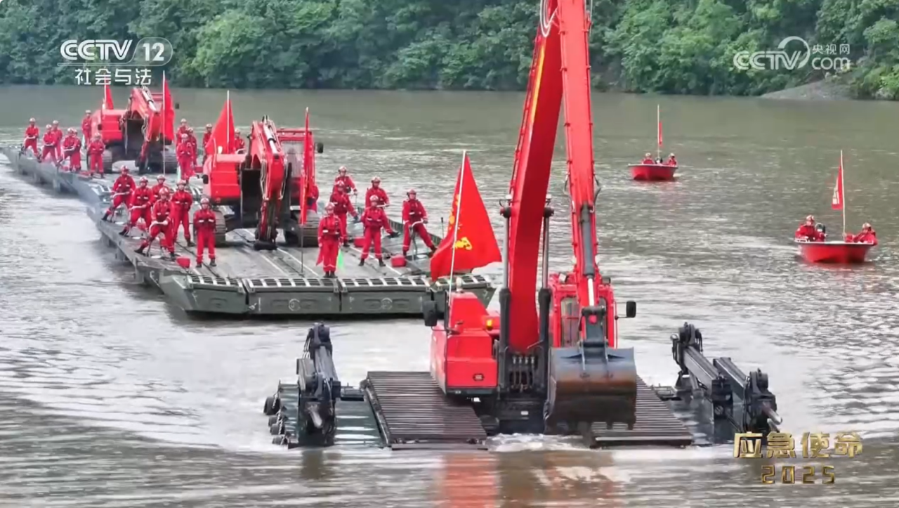 Íâ½»²¿½²»°ÈËÏòÌìÏ·ÖÏíÖйú×îÐÂÁ½ÆÜÍÚ¾ò»ú