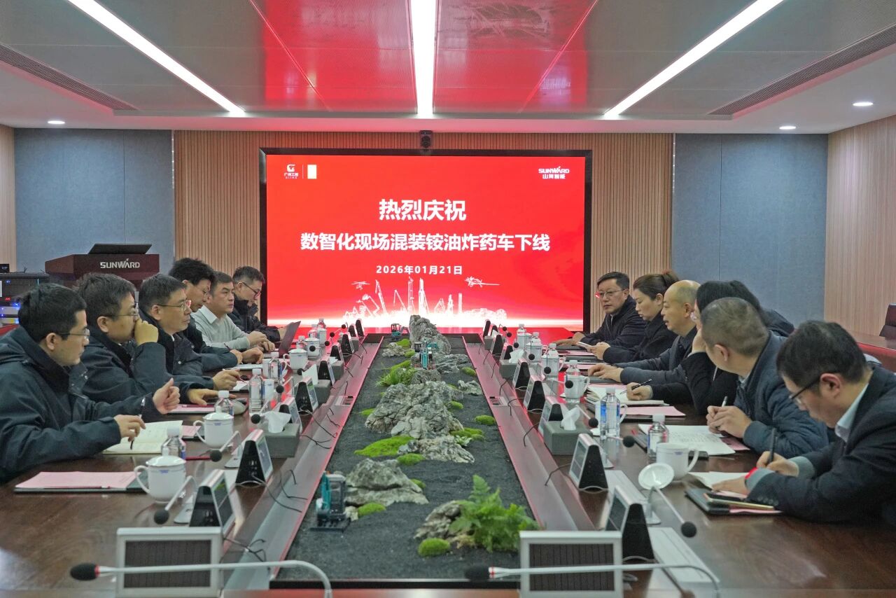 ���ǻ��ֳ���װ���ըҩ�����ߣ��ǹ��ɶԹ���������������Я�ֹ������ܿ�ɽ��ƪ��