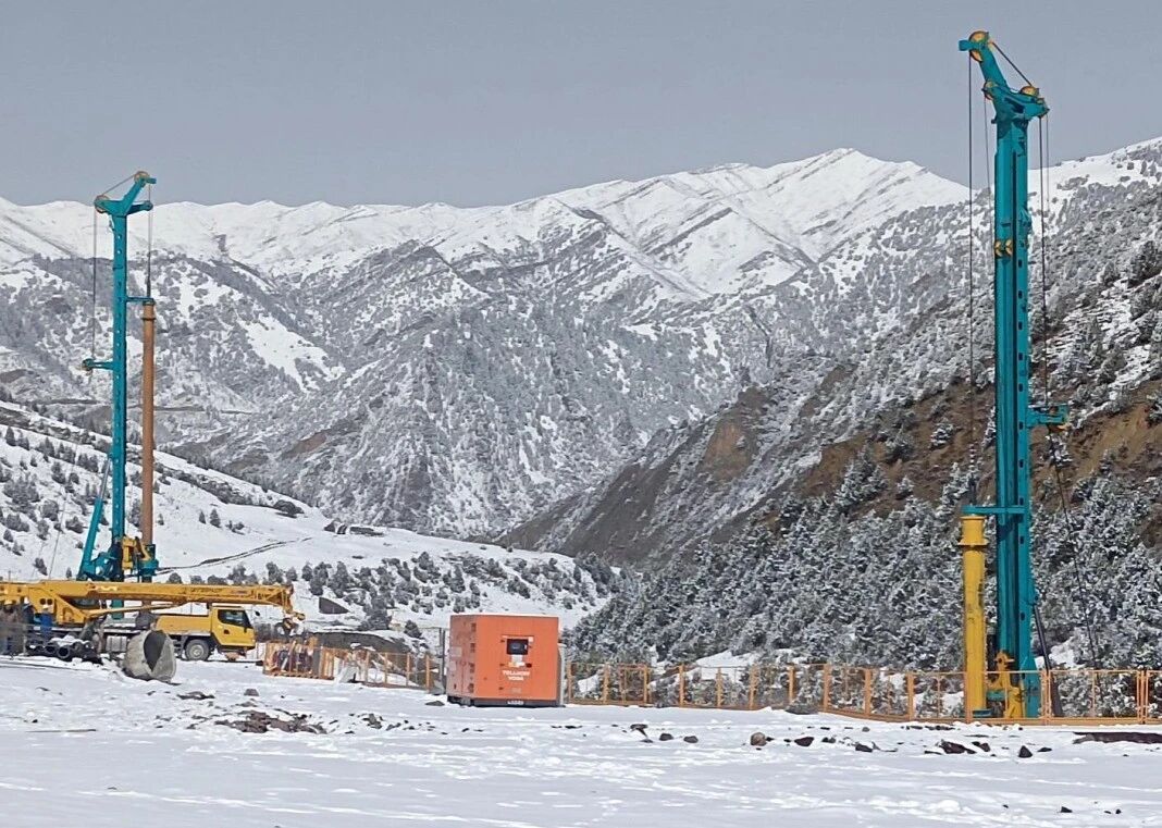 ����������ĵط�����һȺ�ǹ��ɶԹ�����������